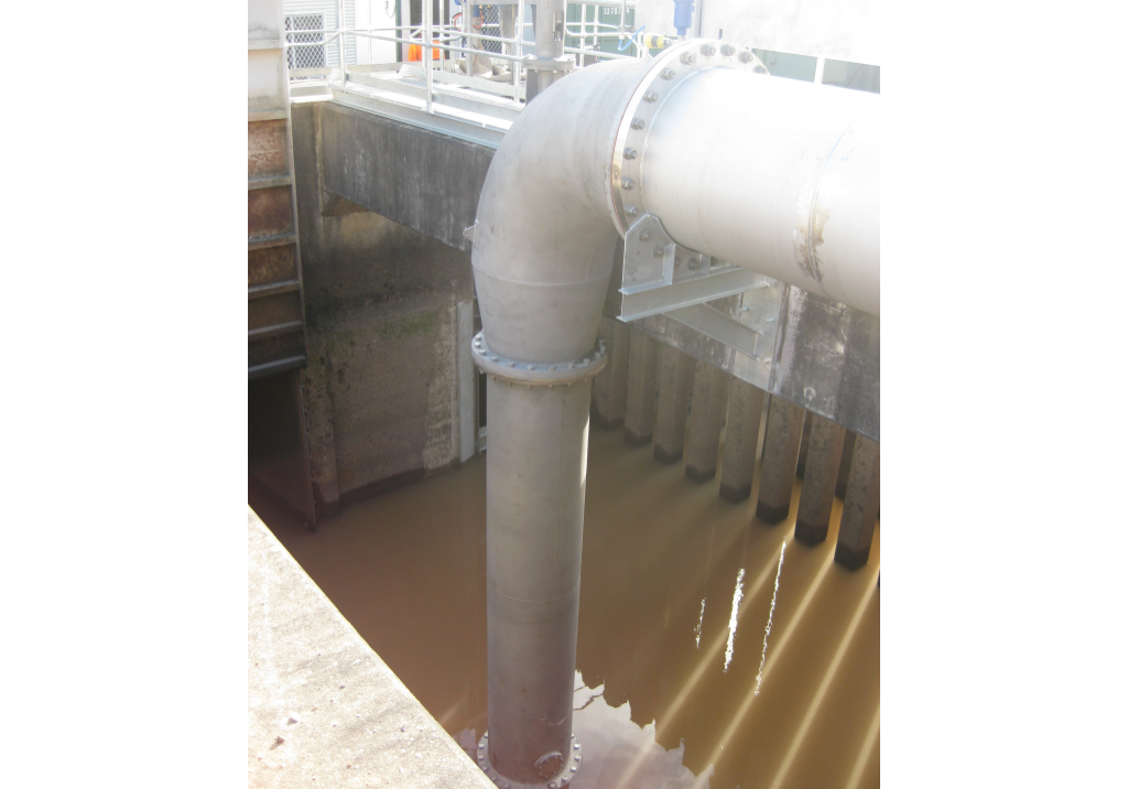 Submerged discharge valves